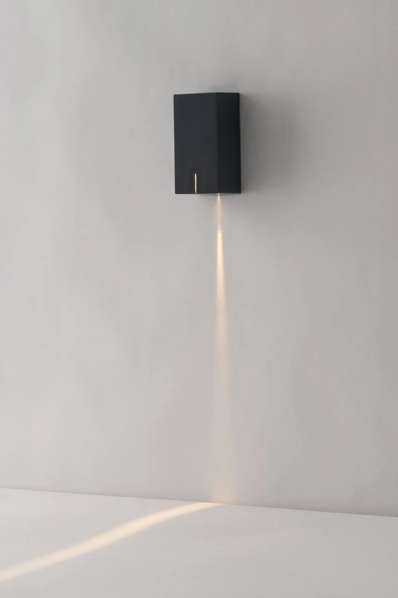 Applique Led Fascio Luce Stretto 5° Laser Antracite Intec Light