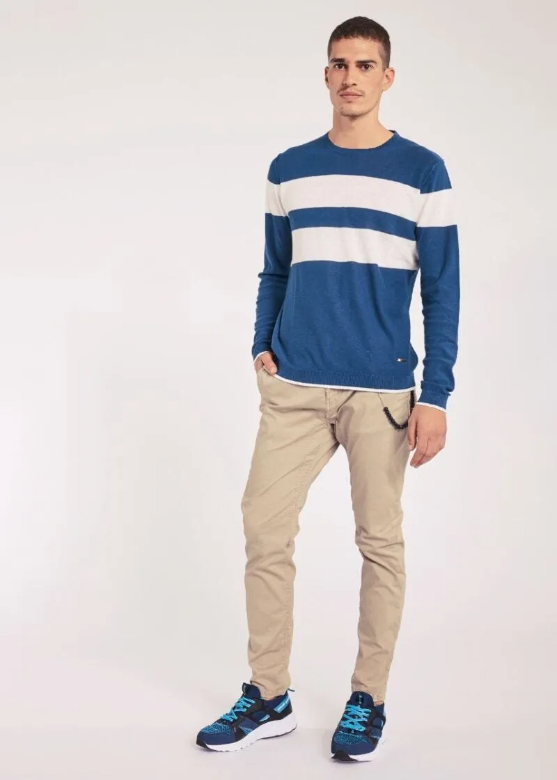 Maglia con cuciture a rovescio